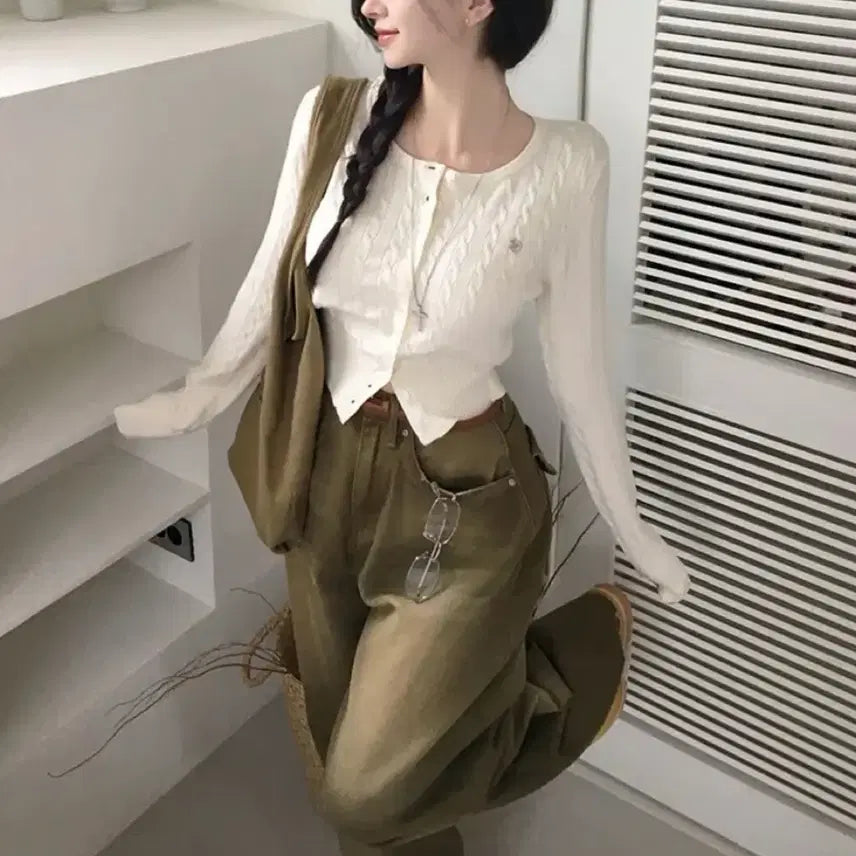[BUNJANG] Hollie Cable Knit Cropped Cardigan / 홀리 꽈배기 허리잘록 가디건