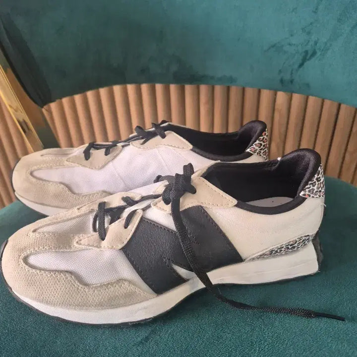 [BUNJANG] New Balance 327 Sneakers 250mm / 뉴발란스 327 운동화 250mm 사이즈