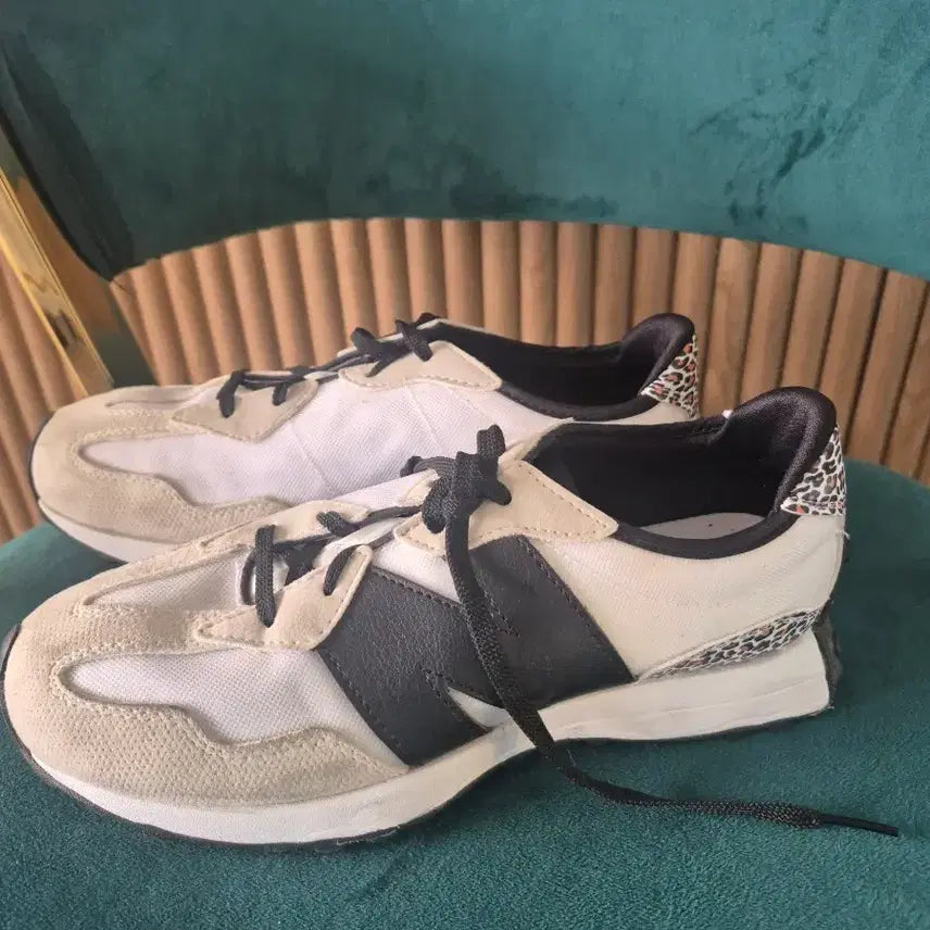 [BUNJANG] New Balance 327 Sneakers 250mm / 뉴발란스 327 운동화 250mm 사이즈