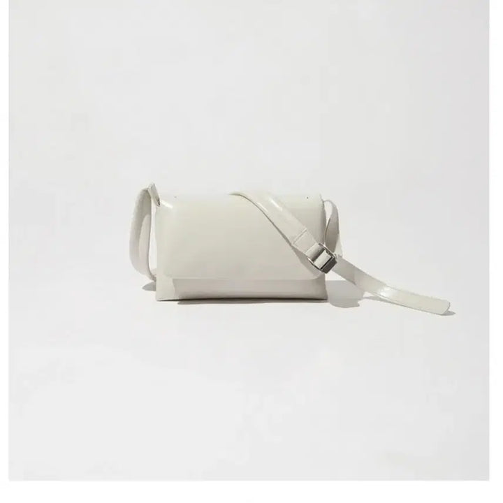 [BUNJANG] Stand Oil Fluffy Mini Crossbody Bag / 스탠드오일 Fluffy Mini 플러피 미니 화이트
