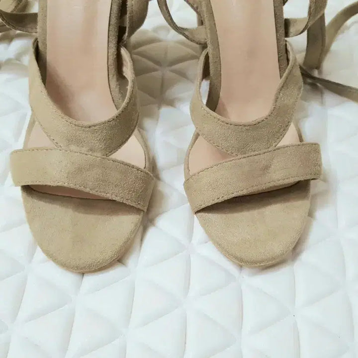 [BUNJANG] Leather Heeled Sandals / 240 미착용 새상품 여성 가죽 샌들 구두 신발 샌달 하이힐 여자 새제품