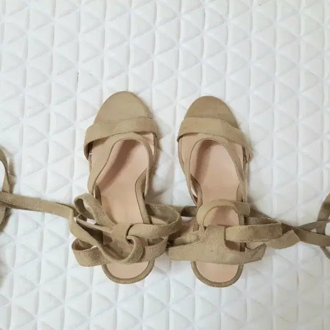 [BUNJANG] Leather Heeled Sandals / 240 미착용 새상품 여성 가죽 샌들 구두 신발 샌달 하이힐 여자 새제품