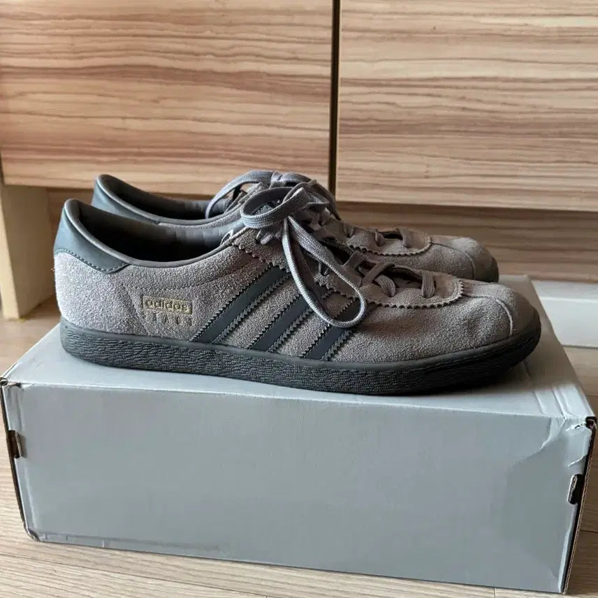 [BUNJANG] Adidas Stadt Grey Sneakers / 아디다스 슈타트 그레이