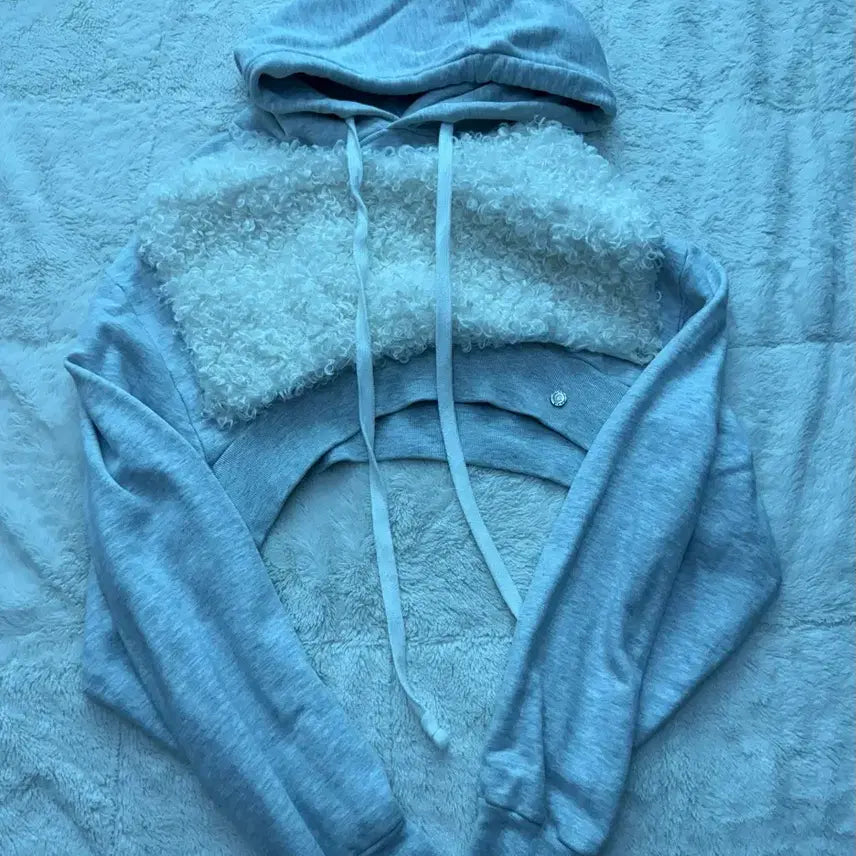 [BUNJANG] CherryQuiry Faux Fur Cropped Hoodie / 체리퀴리 퍼 크롭 후드티