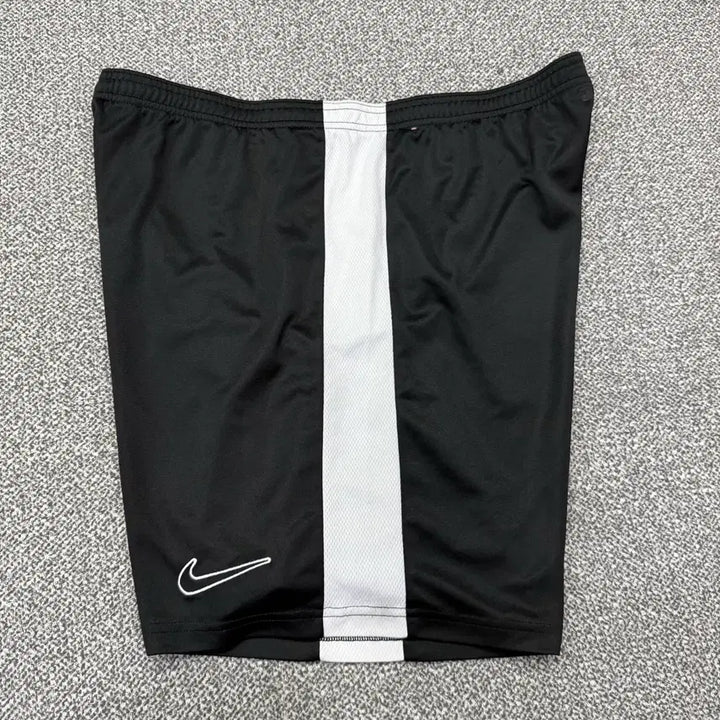 [BUNJANG] Nike Dri-FIT Academy Soccer Short Pants / L 나이키 드라이핏 아카데미 사커 숏 팬츠 반바지