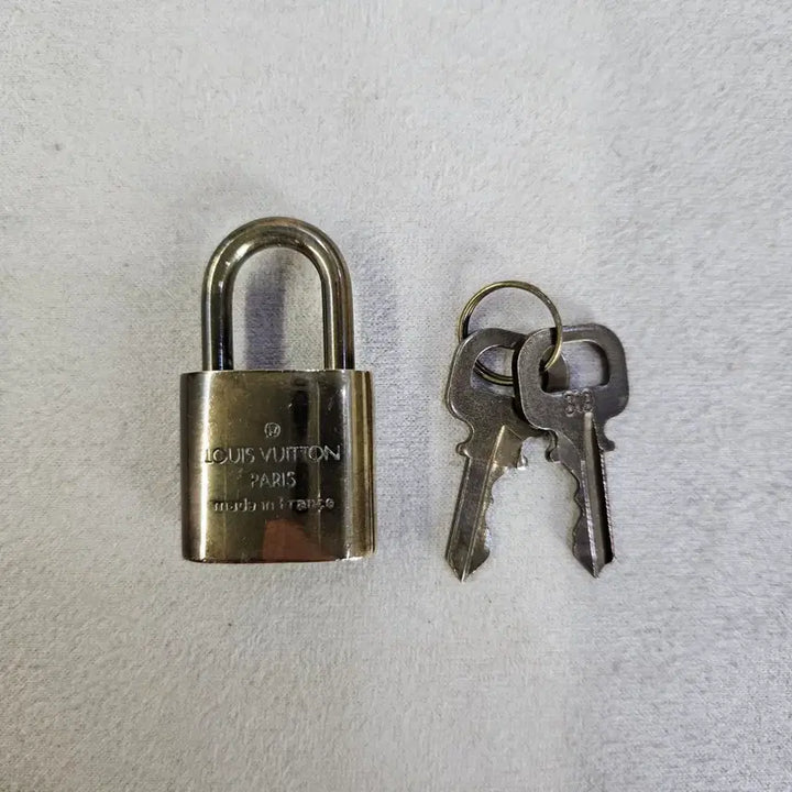 [BUNJANG] Louis Vuitton Lock [319] Authentic / 루이비통 가방 자물쇠 [319번] 정품