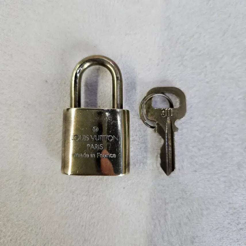 [BUNJANG] Louis Vuitton Lock (Model 311) - Authentic / 루이비통 가방 자물쇠 [311번] 정품