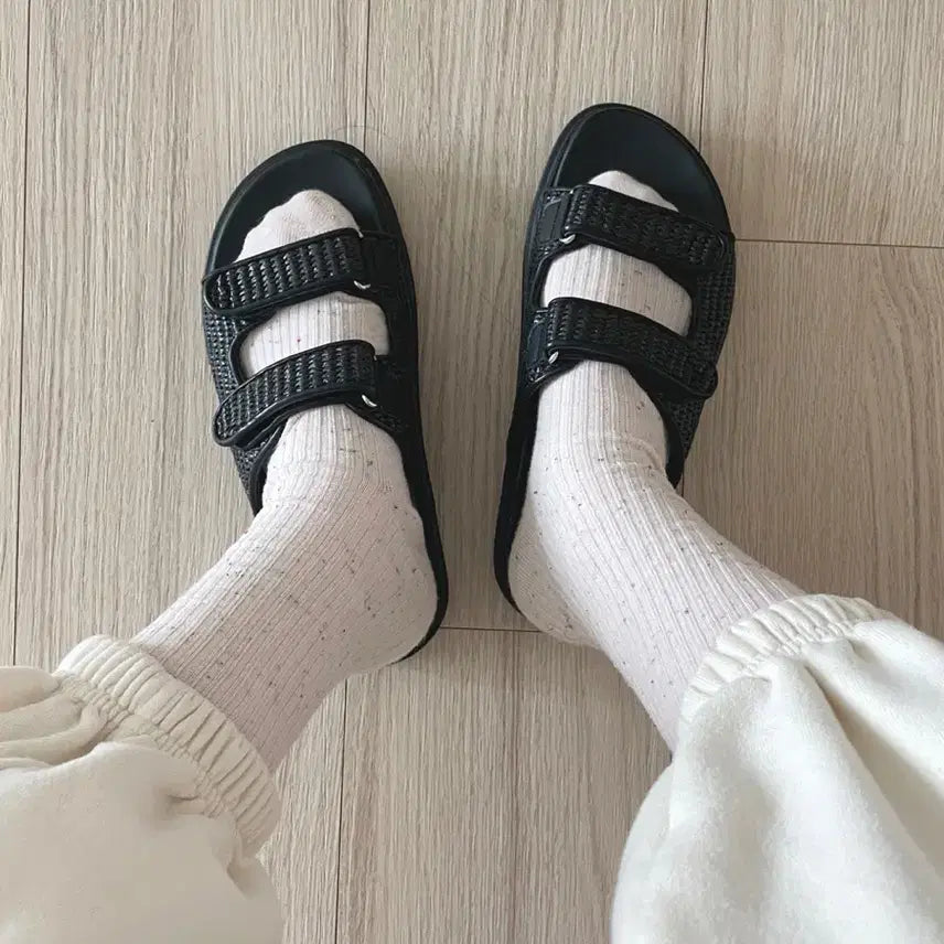 [SOLD OUT] (25,30,35,50)블랙 라탄 스트랩 슬리퍼 5032
