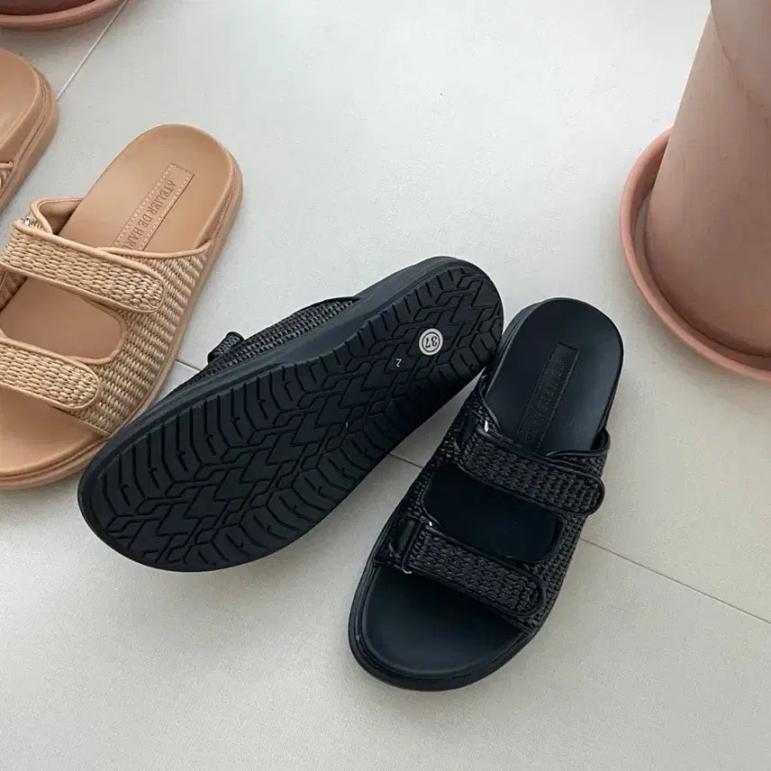 [SOLD OUT] (25,30,35,50)블랙 라탄 스트랩 슬리퍼 5032