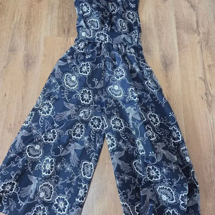 [BUNJANG] Seeho Rin Flower Pattern Wide Jumpsuit / 씨호린플라워 패턴 와이드 점프수트