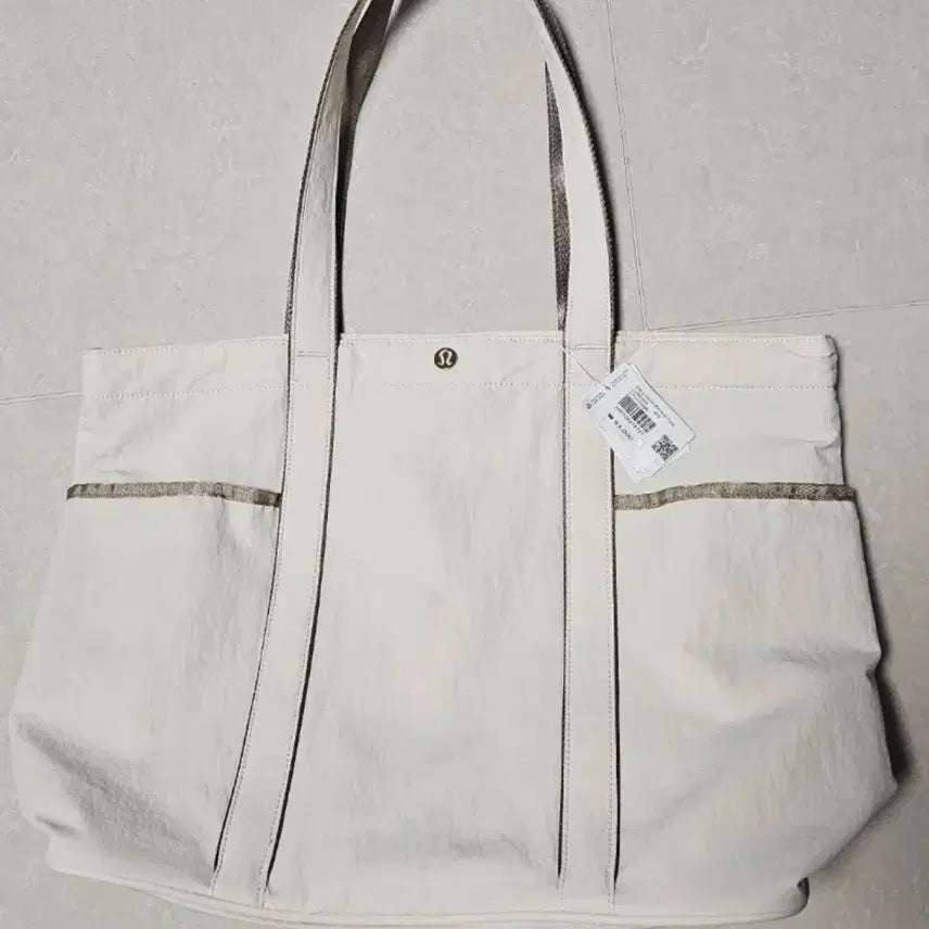 [BUNJANG] Lululemon Daily Multi-Pocket Tote Bag 20L / (택만제거)룰루레몬 데일리 멀티 포켓 토트백 20L