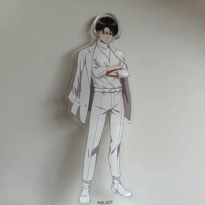 [BUNJANG] Attack on Titan Levi Acrylic Stand White Coordination / 진격의 거인 리바이 아크릴 스탠드 화이트 코디