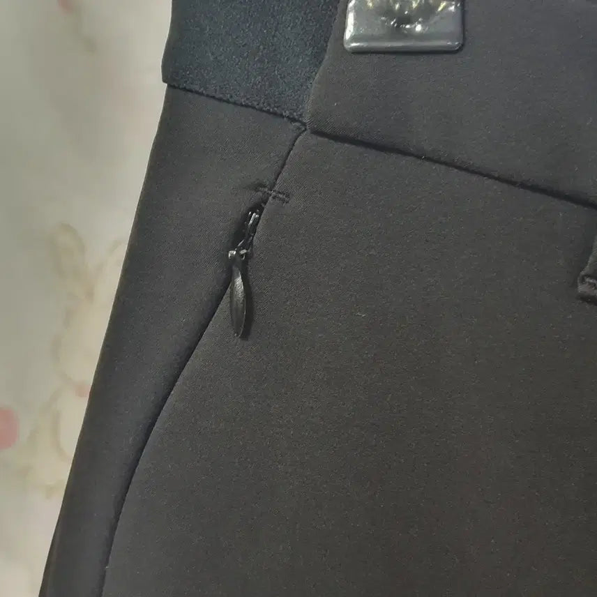 [BUNJANG] Benetton Brushed Lined Slacks Black Size 67 / 베네통   (기모 안감)  슬랙스