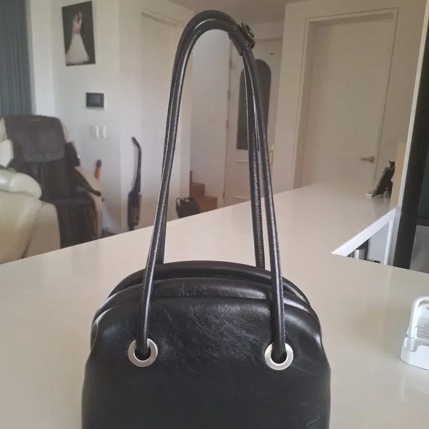 [BUNJANG] Osoi Circle Brot Shoulder Bag / 오소이 써클브로트