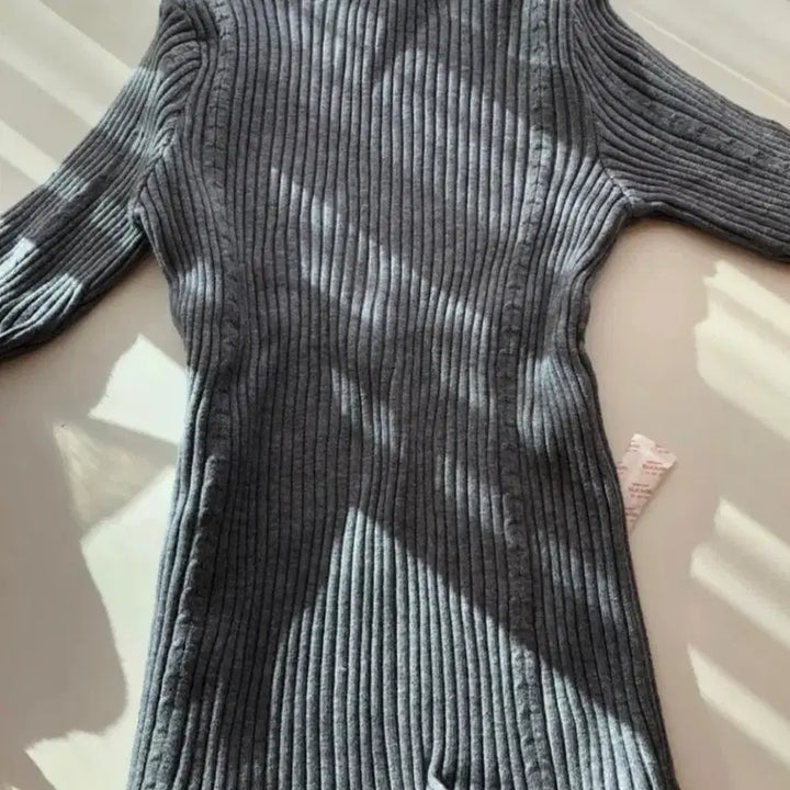 [BUNJANG] Gray Ribbed Knit Sweater with Frill Detail / 그레이 러블리 니트 새상품