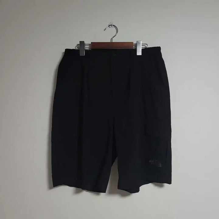 [BUNJANG] The North Face Black Functional Cargo Shorts / (34) 노스페이스 블랙 기능성 카고 반바지 등산복 운동복