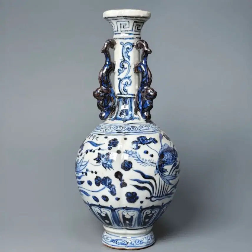 [BUNJANG] Daemyeong Seondeok Year Blue-White Twin Dragon Vase Chinese Porcelain Antique Art Collectible / 대명선덕년제 청화 어조문 쌍룡이 병 중국도자기 골동품 고미술품 수집품