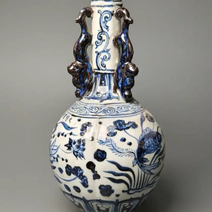 [BUNJANG] Daemyeong Seondeok Year Blue-White Twin Dragon Vase Chinese Porcelain Antique Art Collectible / 대명선덕년제 청화 어조문 쌍룡이 병 중국도자기 골동품 고미술품 수집품
