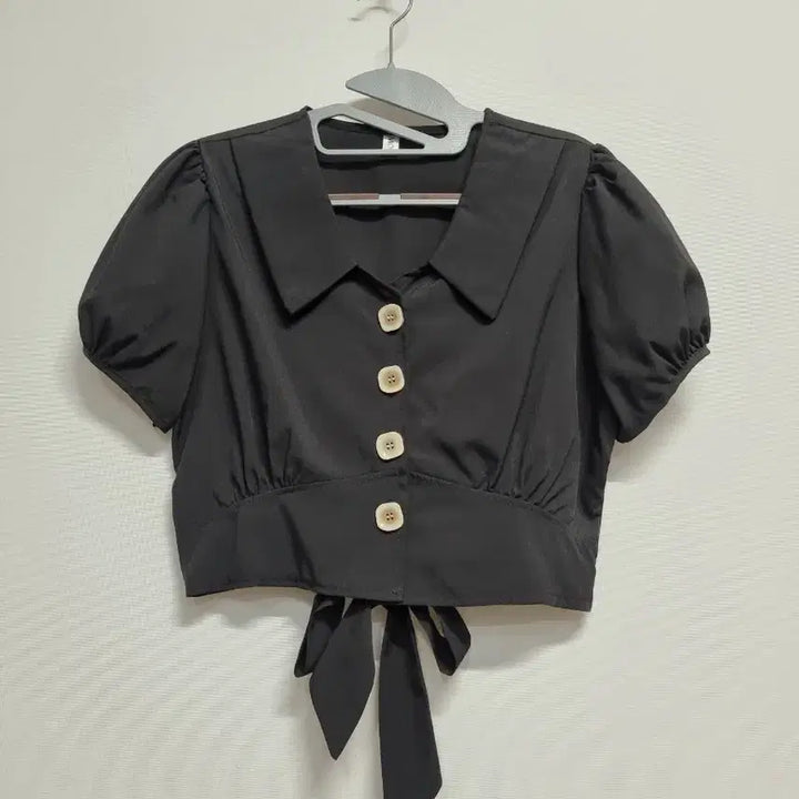 [BUNJANG] Vintage Black Puff Sleeve Cropped Blouse with Ribbon Tie / 빈티지 블랙 퍼프 크롭 블라우스 리본 묶음