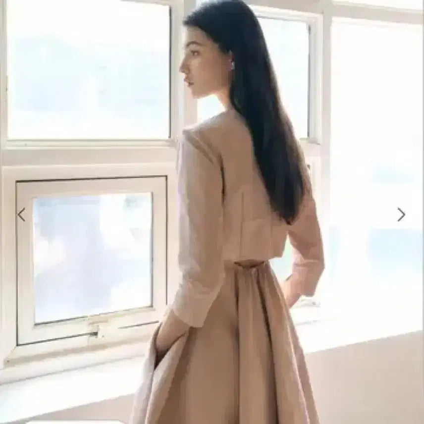 [BUNJANG] Sienne Lady Round Cutout Dress / 새상품 시에 레이디 라운드 컷아웃 원피스