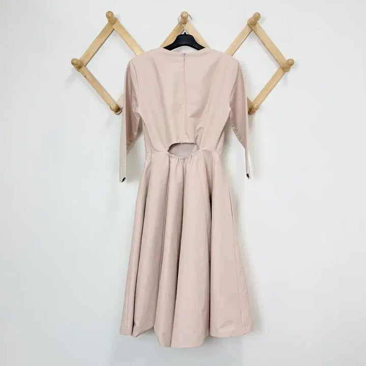 [BUNJANG] Sienne Lady Round Cutout Dress / 새상품 시에 레이디 라운드 컷아웃 원피스