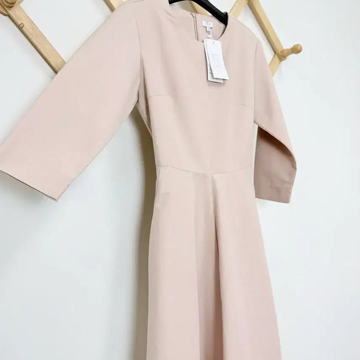 [BUNJANG] Sienne Lady Round Cutout Dress / 새상품 시에 레이디 라운드 컷아웃 원피스