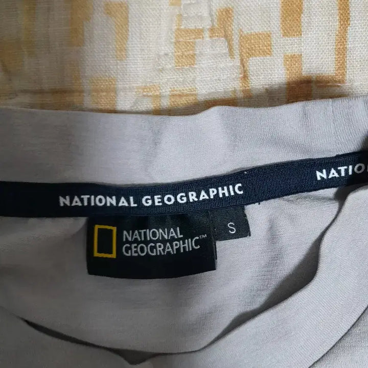 [BUNJANG] National Geographic Gray T-shirt (S) / 내셔널지오그래픽 반팔티셔츠 그레이 S