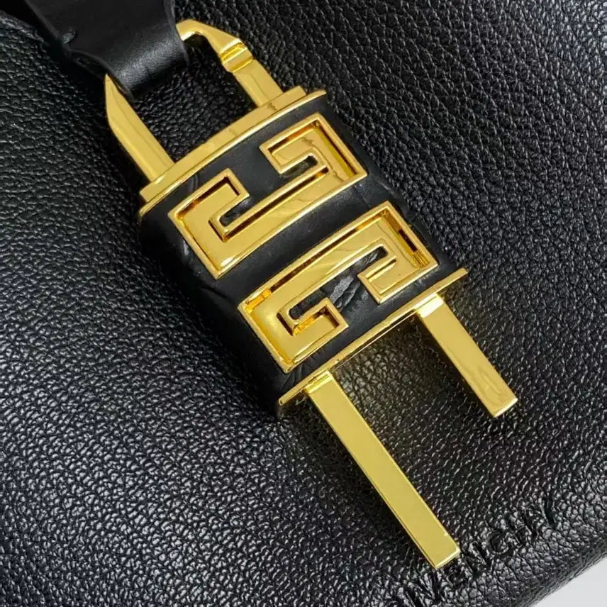[BUNJANG] Givenchy Clutch Handbag / 지방시 핸드백 클러치백