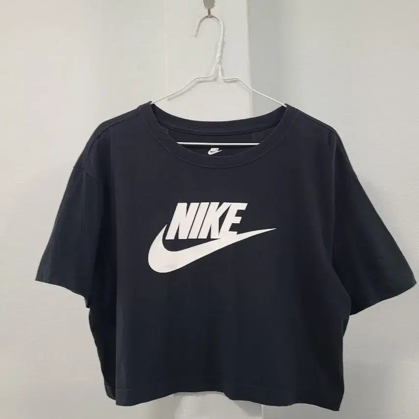 [BUNJANG] Nike Black Crop T-shirt (M) / 나이키 검정 반팔 크롭 티셔츠 M