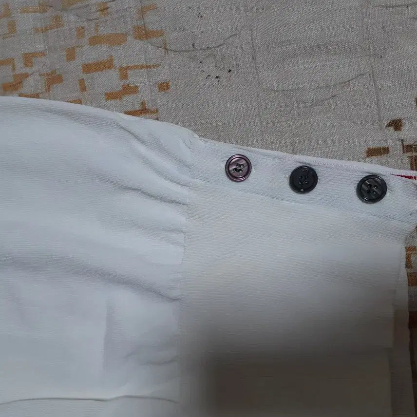 [BUNJANG] Thom Browne Tri-Stripe White Short Sleeve T-shirt / 톰*라운st 삼선 화이트 반팔 티셔츠 S