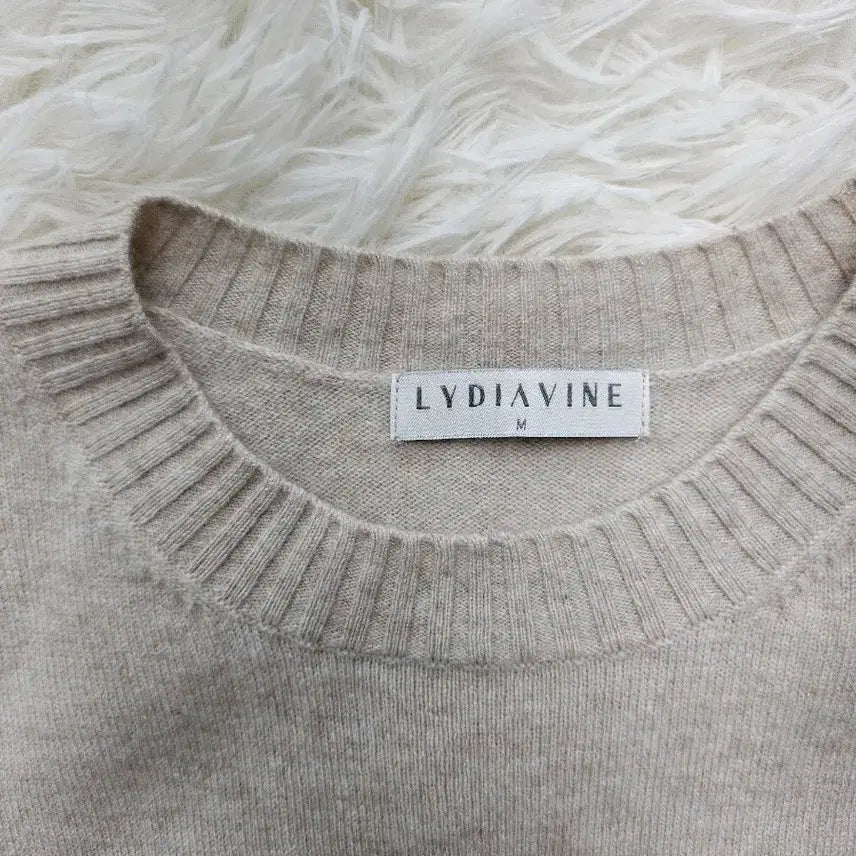 [BUNJANG] LYDIAVINE Beige Cashmere Knit Sweater M / LYDIAVINE 베이지 라운드넥  캐시미어 니트 M