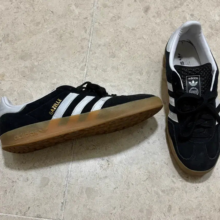 [SOLD OUT] 아디다스 가젤 블랙 스니커즈 265