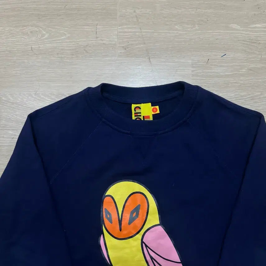 [SOLD OUT] 럭키슈에뜨 여성 빅프린팅 맨투맨 티셔츠 [네이비] S/90