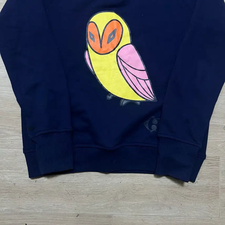 [SOLD OUT] 럭키슈에뜨 여성 빅프린팅 맨투맨 티셔츠 [네이비] S/90