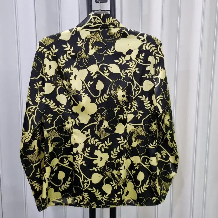 [SOLD OUT] Iodi 블랙 플라워 패턴 셔츠