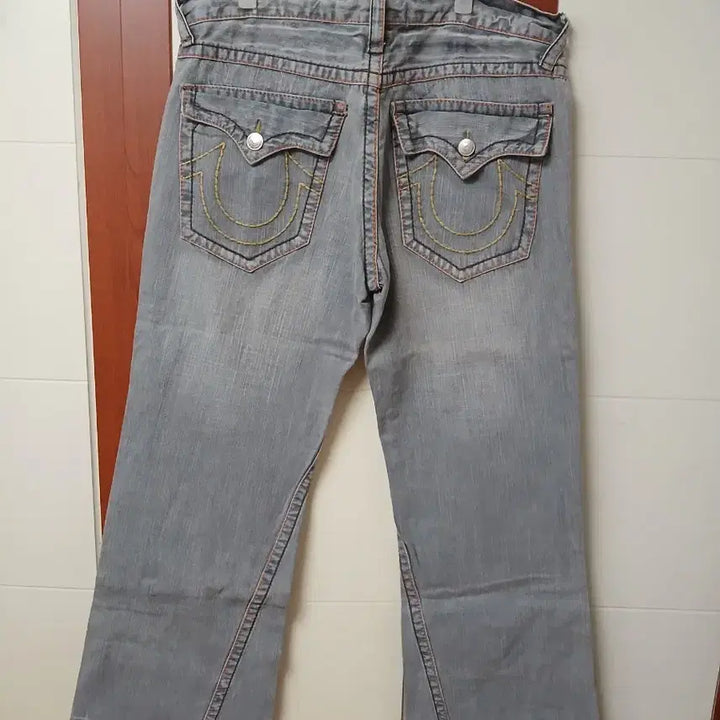 [SOLD OUT] 트루릴리젼 부츠컷 청바지 그레이