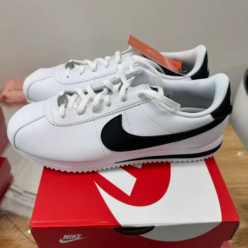 [BUNJANG] Nike Cortez White Black 235mm / 나이키 코르테즈 흰검 235 새상품