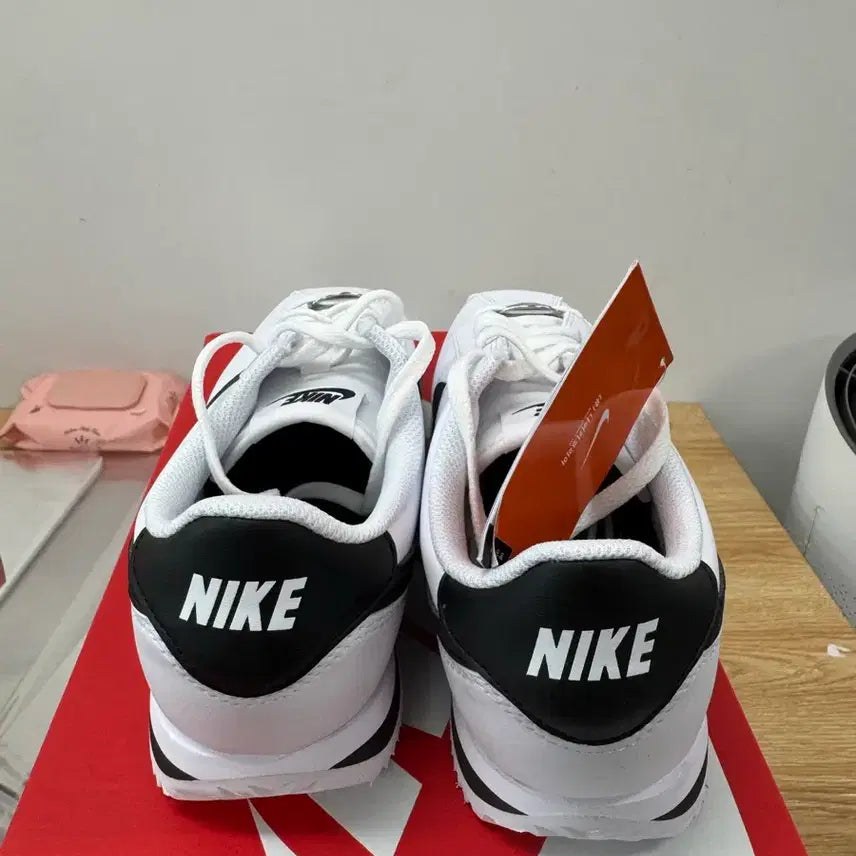 [BUNJANG] Nike Cortez White Black 235mm / 나이키 코르테즈 흰검 235 새상품