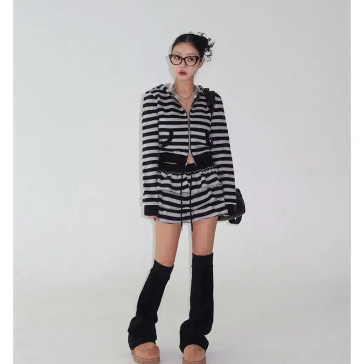 [BUNJANG] Striped Ruffle Skirt Pants and Hooded Zip-up Set / 스트라이프 캉캉 치마바지 후드집업 셋업