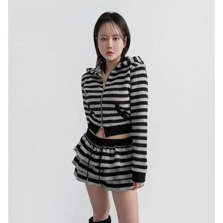 [BUNJANG] Striped Ruffle Skirt Pants and Hooded Zip-up Set / 스트라이프 캉캉 치마바지 후드집업 셋업