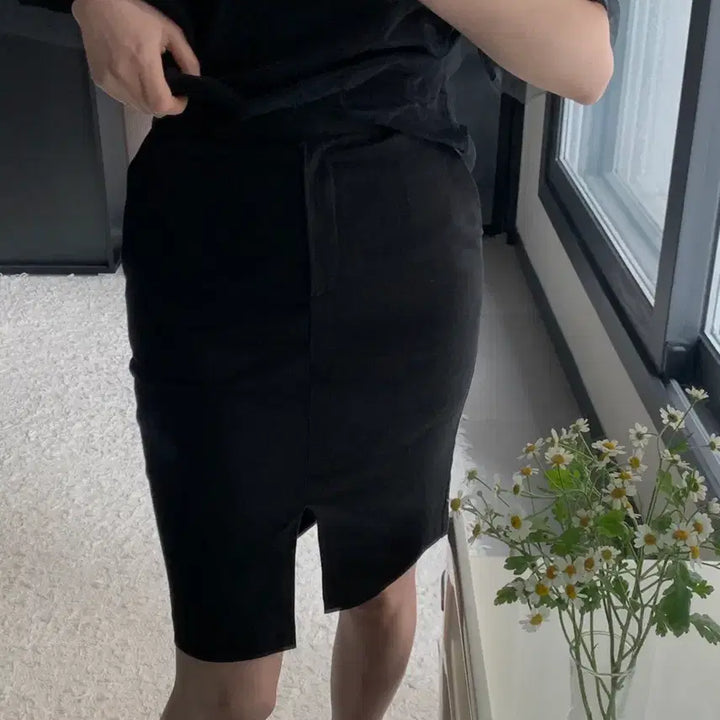 [BUNJANG] Black Slim Split Midi Skirt / [새상품] 블랙 슬림 스판 트임 미디 스커트