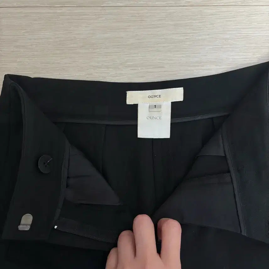 [SOLD OUT] ounce 온스 버뮤다 카프리 슬랙스 블랙 스몰
