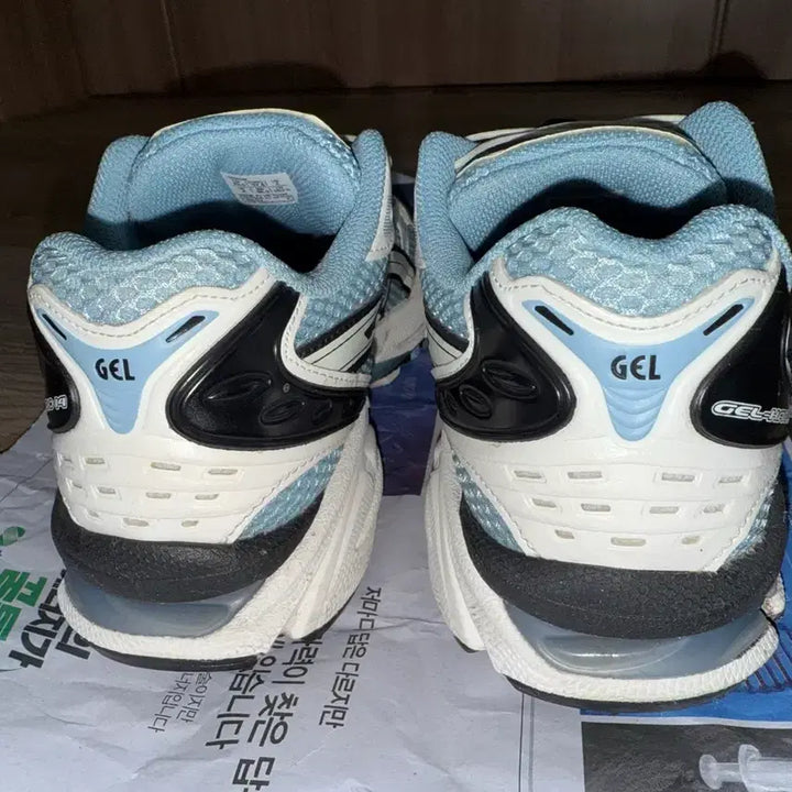 [BUNJANG] Asics Unlimited Gel Kayano 14 Mist Cream Sneakers / 아식스 언리미티드 젤 카야노 14 미스트 크림 235 가격내림!!!!