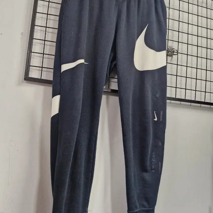 [BUNJANG] Nike Swoosh Training Pants / 100L 나이키 스우시 트레이닝 바지.