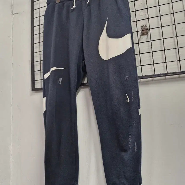 [BUNJANG] Nike Swoosh Training Pants / 100L 나이키 스우시 트레이닝 바지.