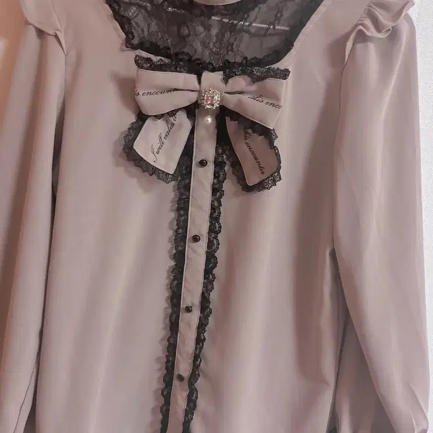 [BUNJANG] Rosita Lace Bijoux Ribbon Blouse / 로지타 레이스 비쥬 리본 블라우스 판매 양산형지뢰계
