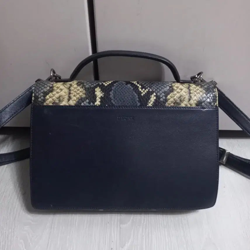 [BUNJANG] Decke New Leslie Python Shoulder Bag / 덱케 뉴 레슬리. 파이톤. 숄더백 겸 크로스백