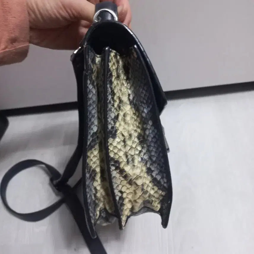 [BUNJANG] Decke New Leslie Python Shoulder Bag / 덱케 뉴 레슬리. 파이톤. 숄더백 겸 크로스백