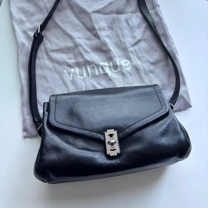 [BUNJANG] Vunke Crossbody Bag / Shoulder Bag / 분크 크로스백 / 숄더백