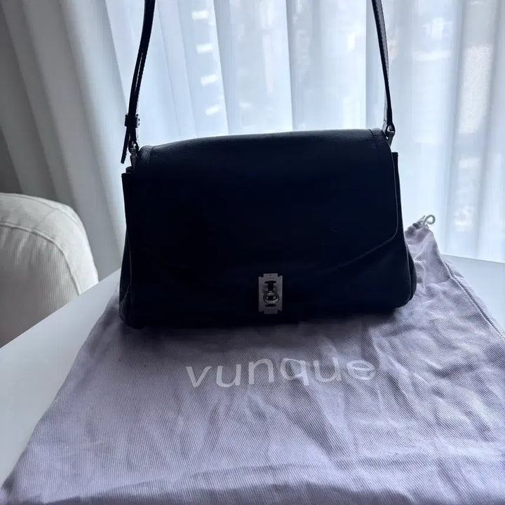 [BUNJANG] Vunke Crossbody Bag / Shoulder Bag / 분크 크로스백 / 숄더백